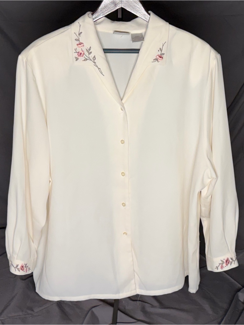 Vintage Koret Cream Embroidered Collared Button-Up Blouse